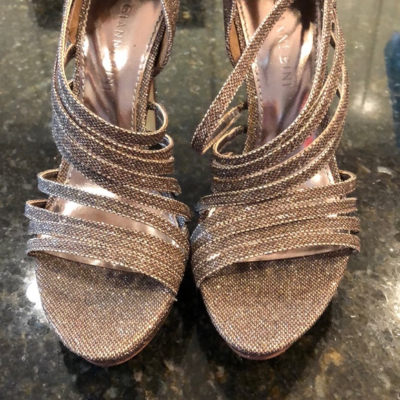 NEW Gianni Bini Dark Champagne Strappy Sandals - Picture 7 of 7